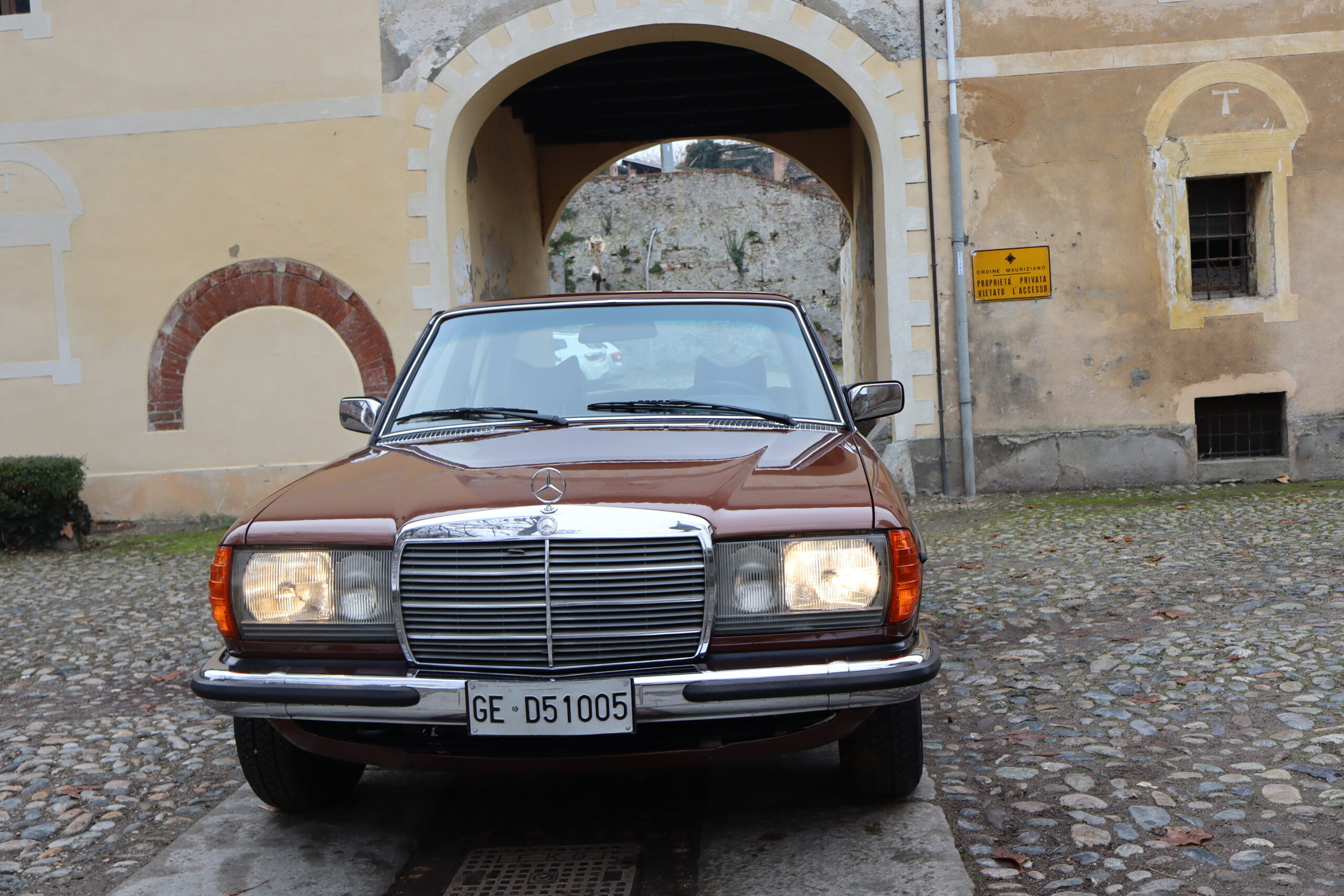 Mercedes 280 E W123 Anno 1976 colore Milan Brown e interno Velluto Brazil Fantastica!!Rara!! - immagine 55