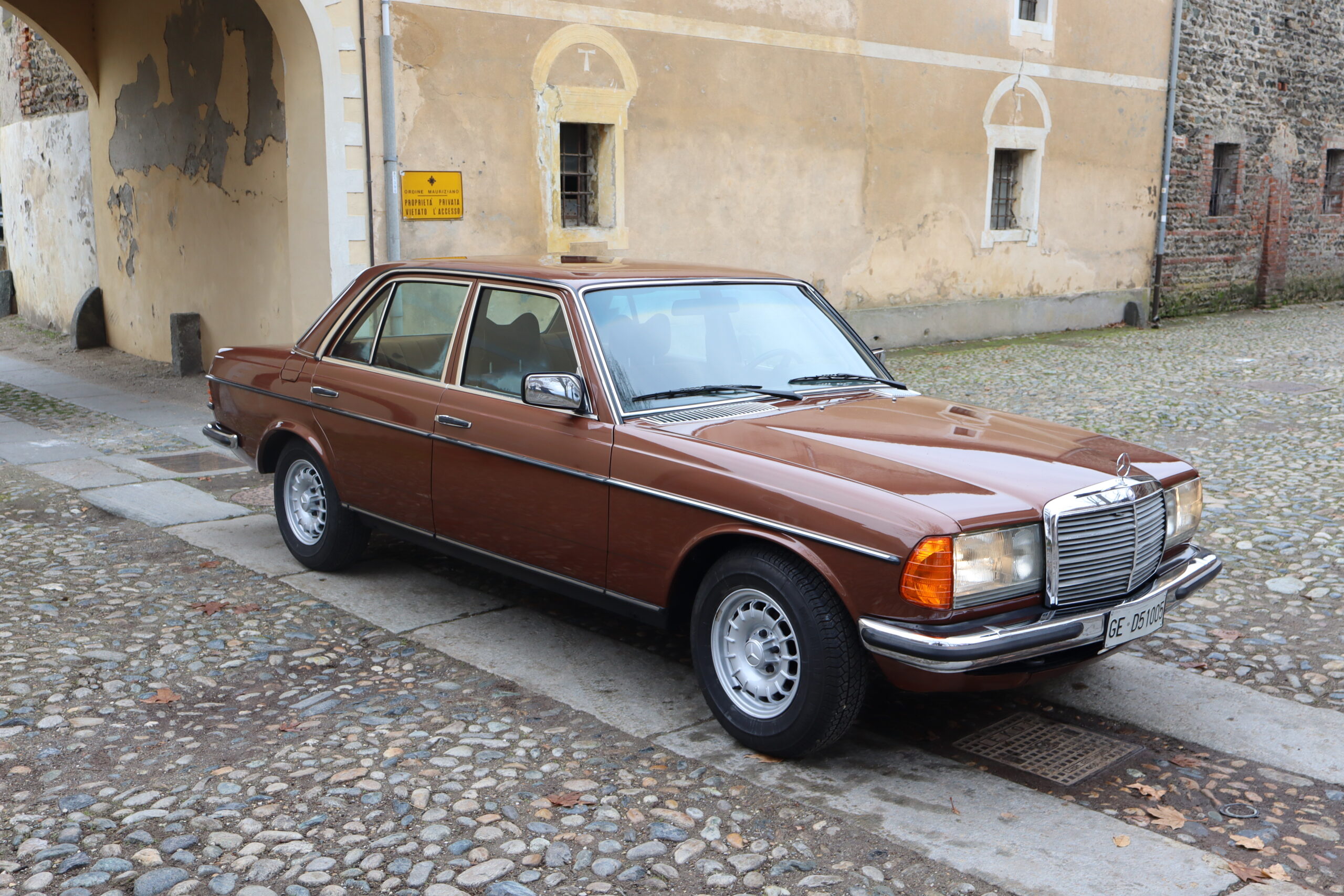 Mercedes 280 E W123 Anno 1976 colore Milan Brown e interno Velluto Brazil Fantastica!!Rara!! - immagine 53