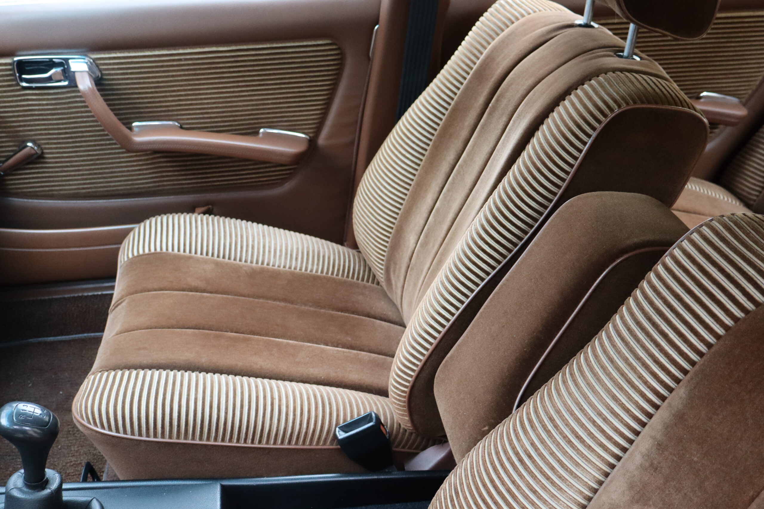 Mercedes 280 E W123 Anno 1976 colore Milan Brown e interno Velluto Brazil Fantastica!!Rara!! - immagine 43