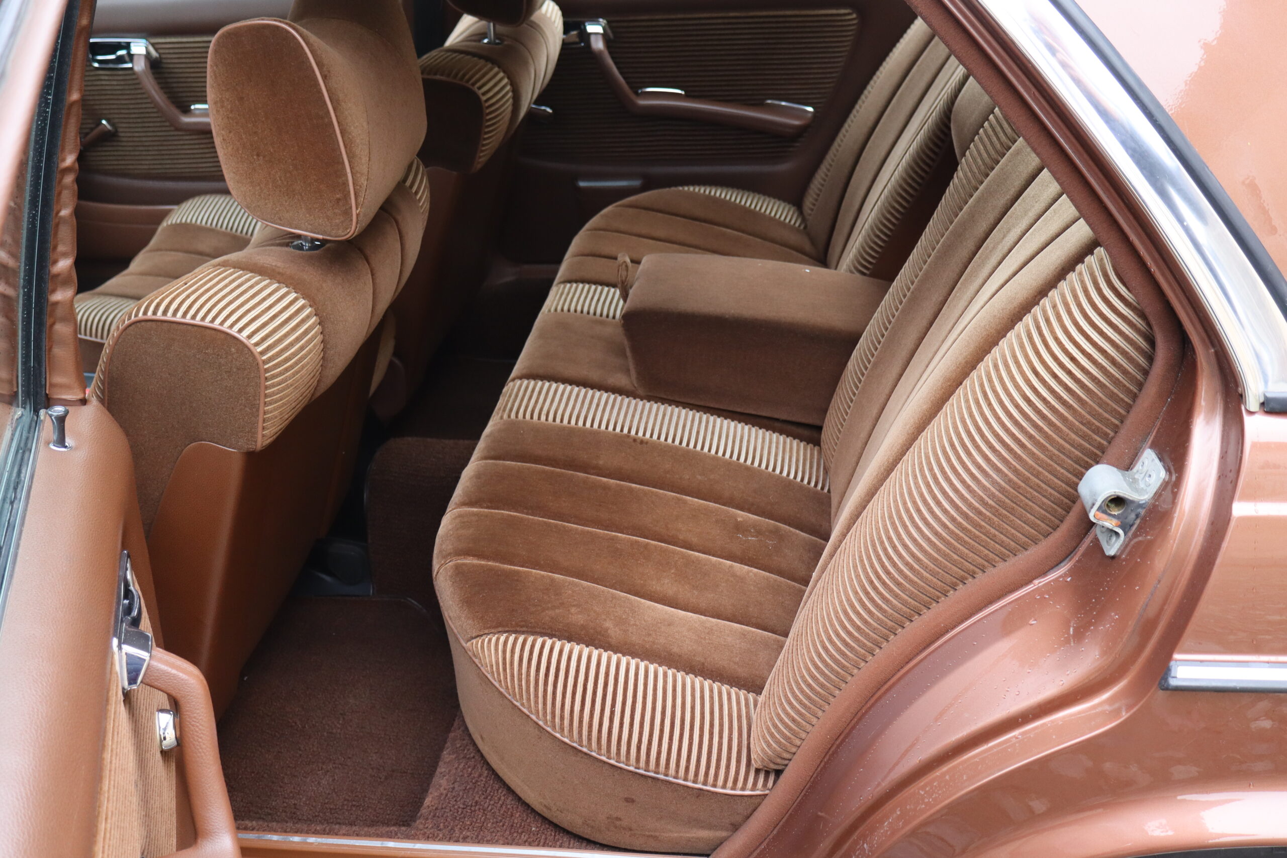 Mercedes 280 E W123 Anno 1976 colore Milan Brown e interno Velluto Brazil Fantastica!!Rara!! - immagine 40