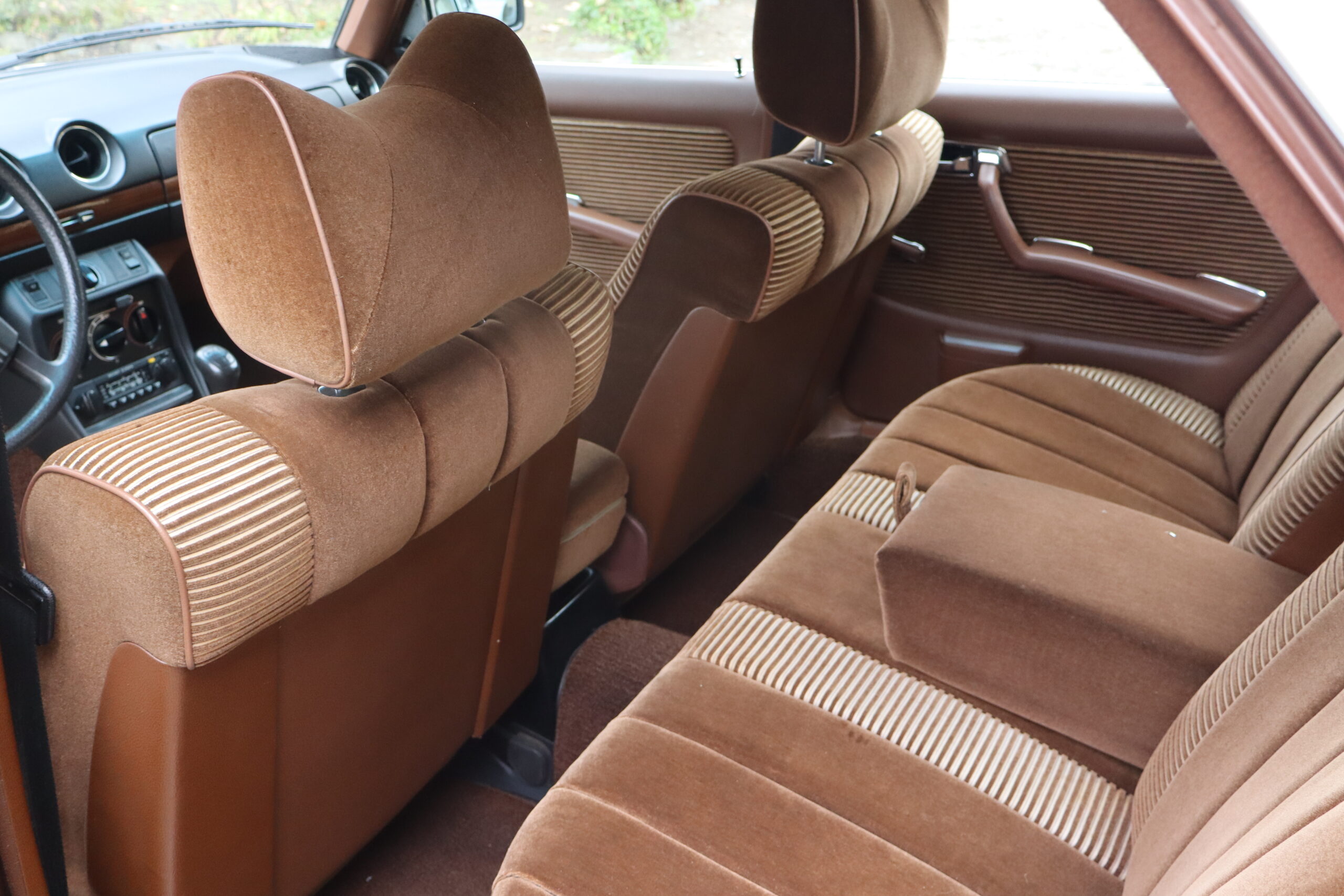 Mercedes 280 E W123 Anno 1976 colore Milan Brown e interno Velluto Brazil Fantastica!!Rara!! - immagine 34