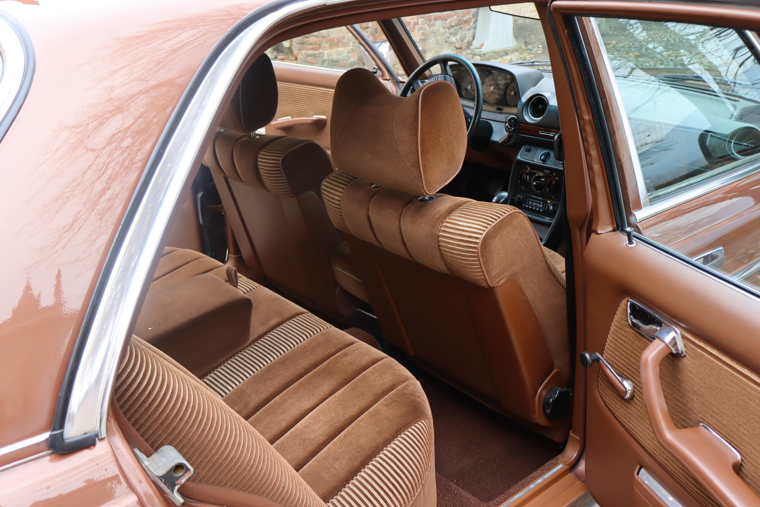 Mercedes 280 E W123 Anno 1976 colore Milan Brown e interno Velluto Brazil Fantastica!!Rara!! - immagine 32