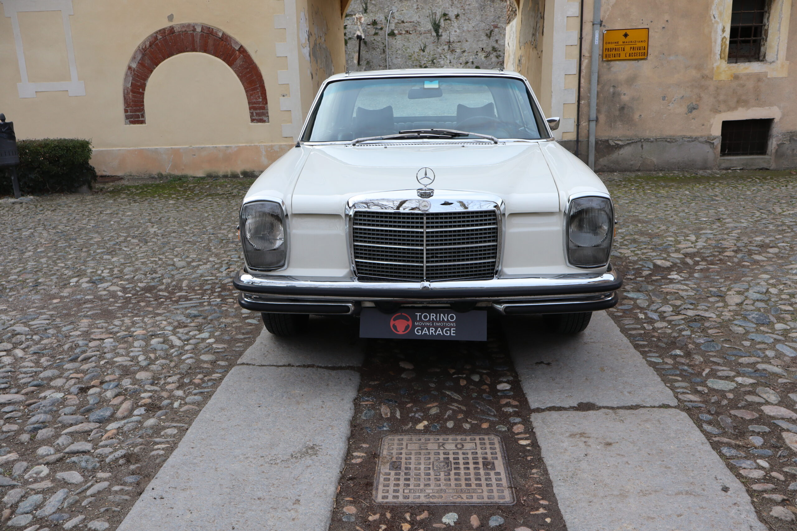Mercedes 280 CE in condizioni spettacolari, libretto tagliandi ,Full Optional, introvabile cosi configurata! - immagine 11