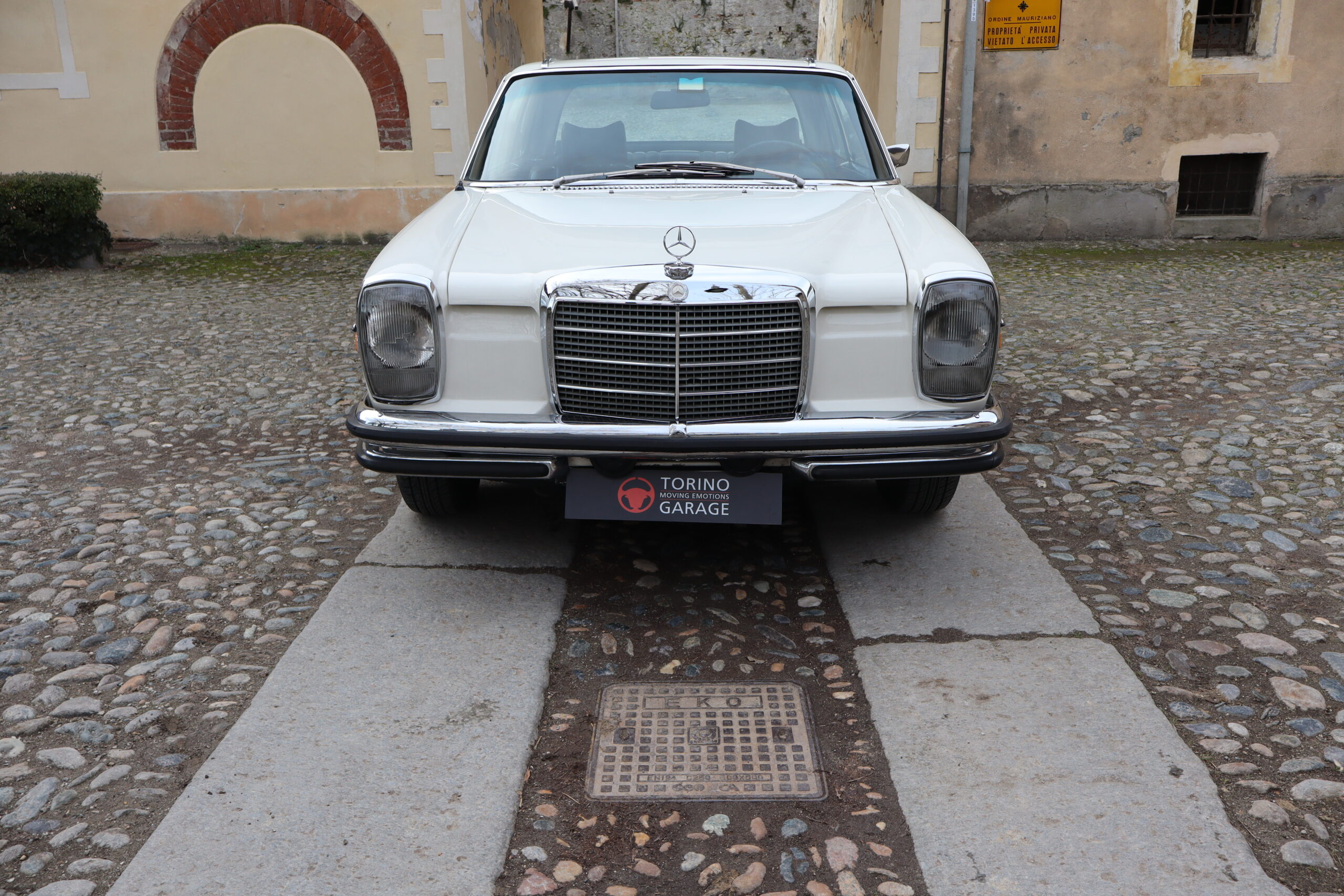 Mercedes 280 CE in condizioni spettacolari, libretto tagliandi ,Full Optional, introvabile cosi configurata! - immagine 12