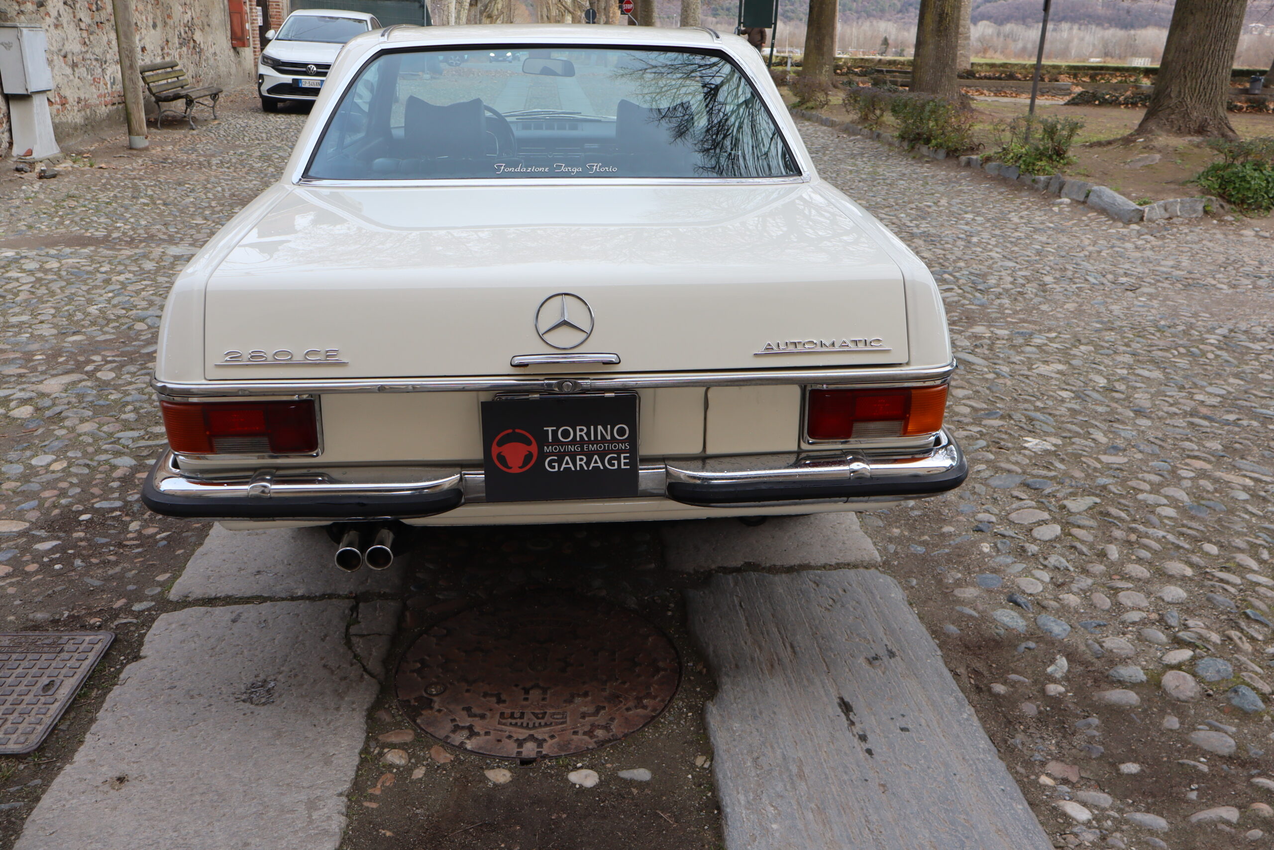 Mercedes 280 CE in condizioni spettacolari, libretto tagliandi ,Full Optional, introvabile cosi configurata! - immagine 17