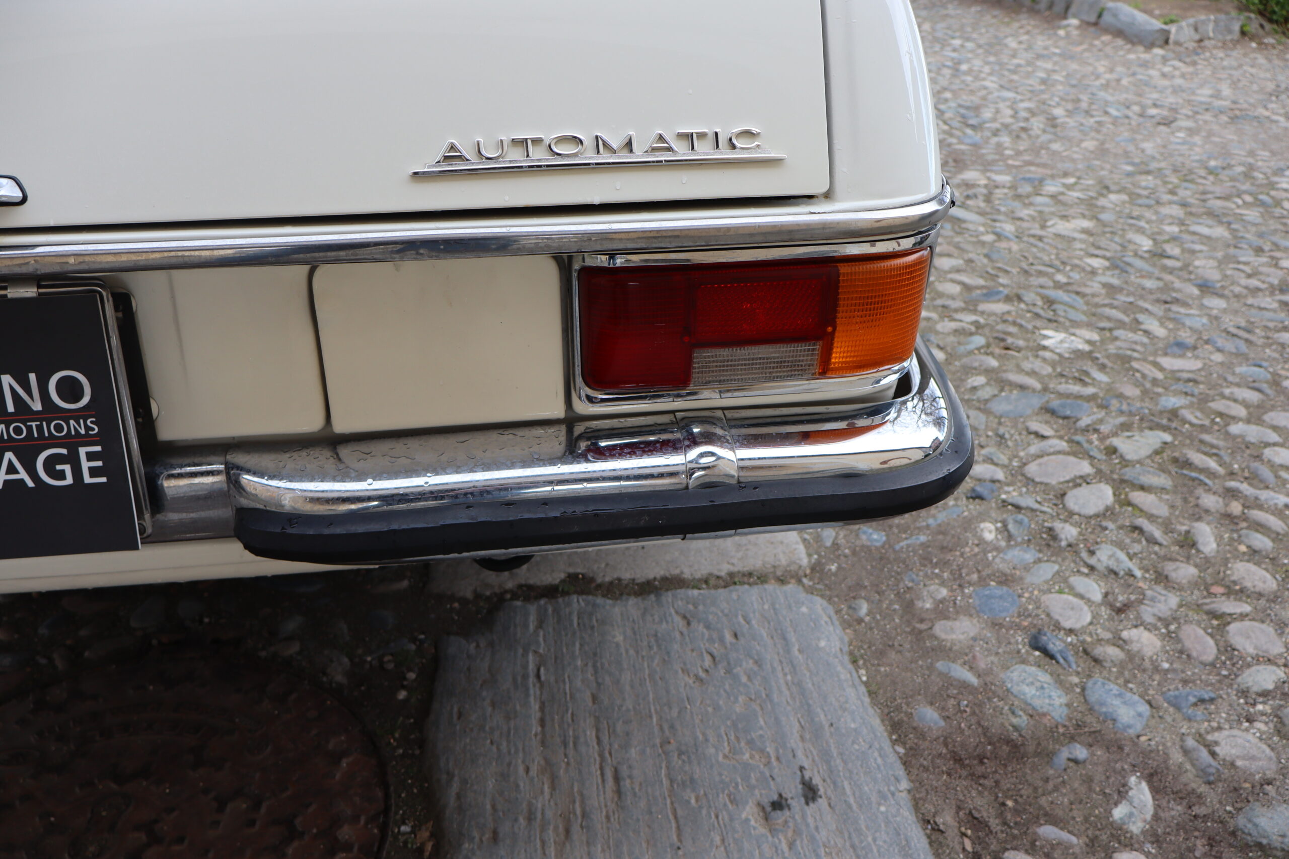 Mercedes 280 CE in condizioni spettacolari, libretto tagliandi ,Full Optional, introvabile cosi configurata! - immagine 19