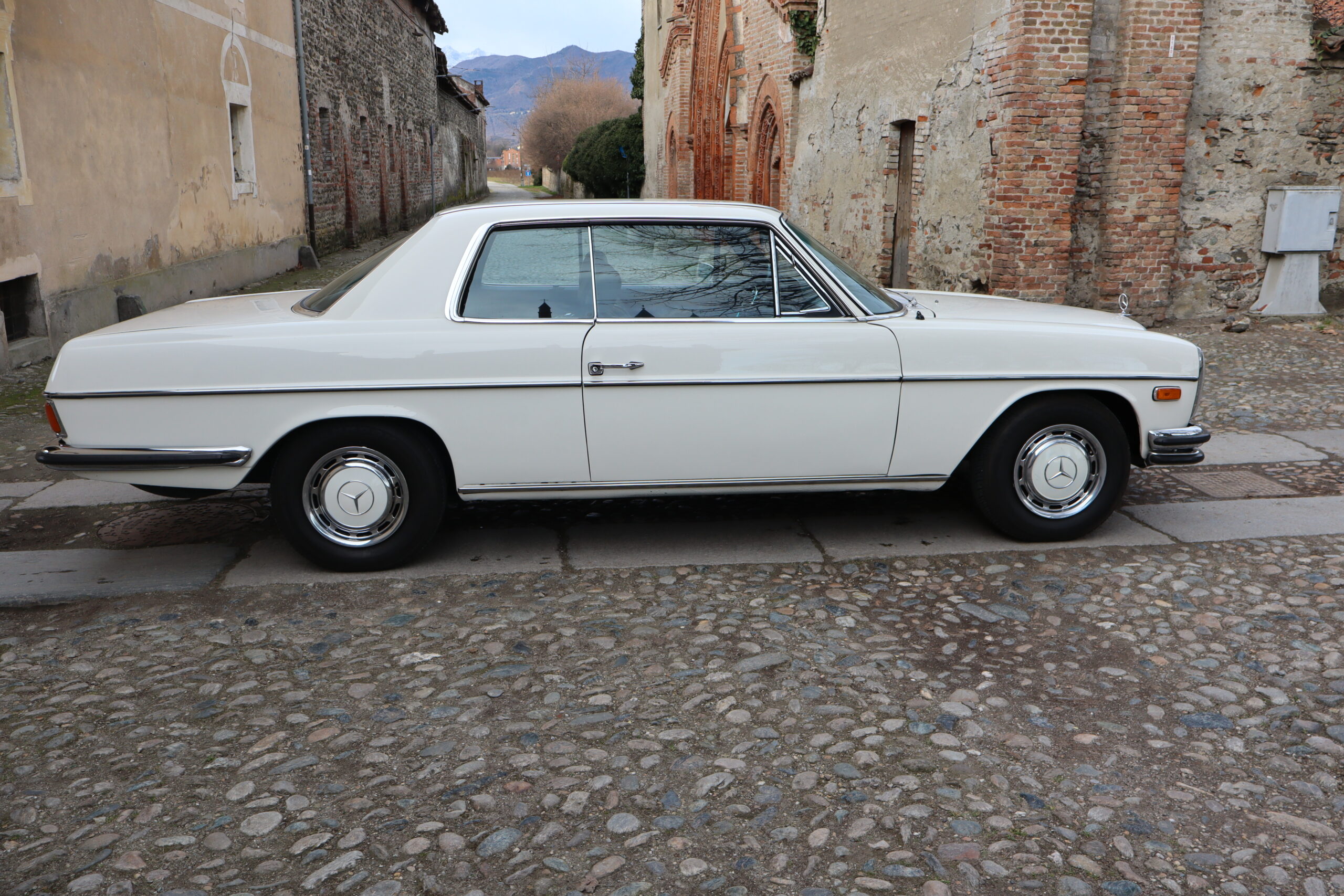 Mercedes 280 CE in condizioni spettacolari, libretto tagliandi ,Full Optional, introvabile cosi configurata! - immagine 22