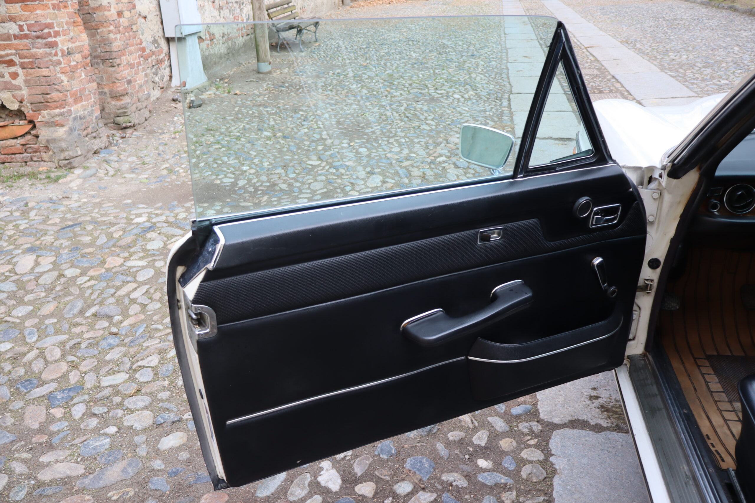 Mercedes 280 CE in condizioni spettacolari, libretto tagliandi ,Full Optional, introvabile cosi configurata! - immagine 27