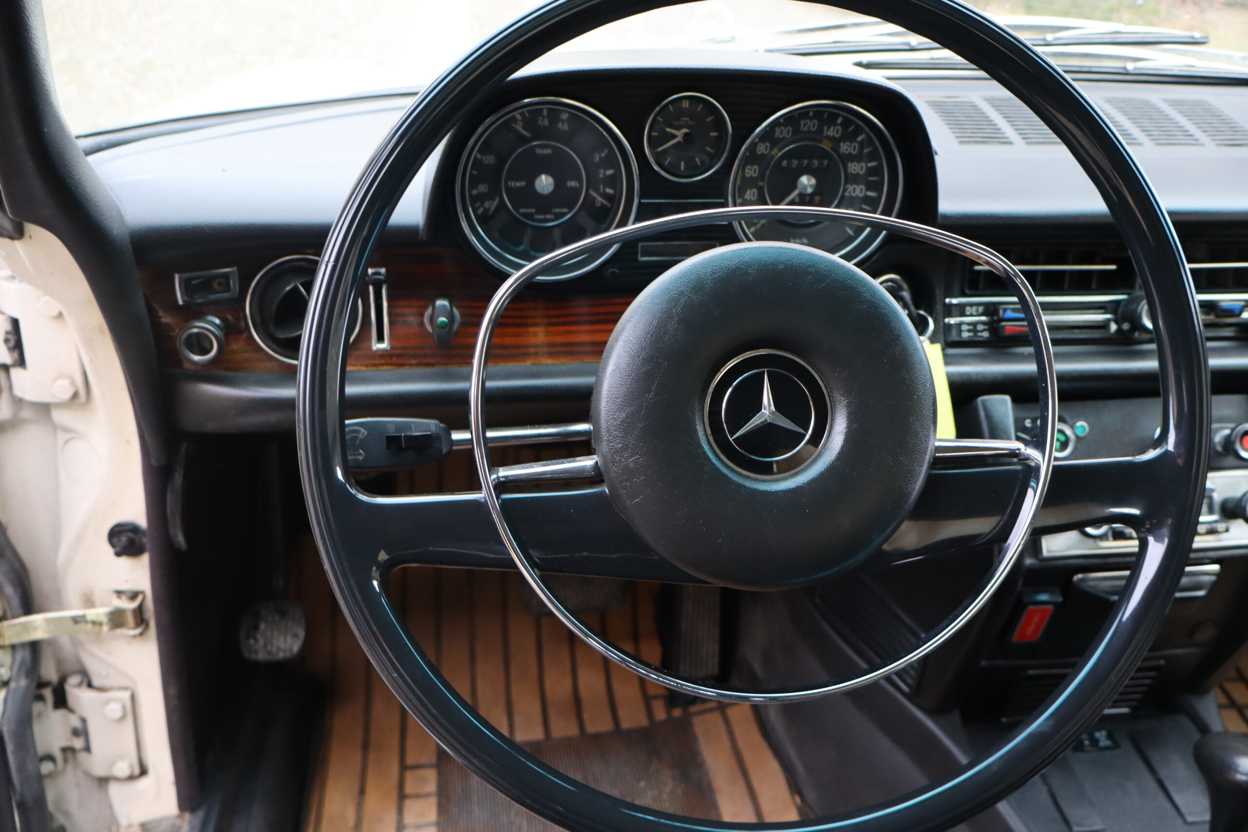 Mercedes 280 CE in condizioni spettacolari, libretto tagliandi ,Full Optional, introvabile cosi configurata! - immagine 28