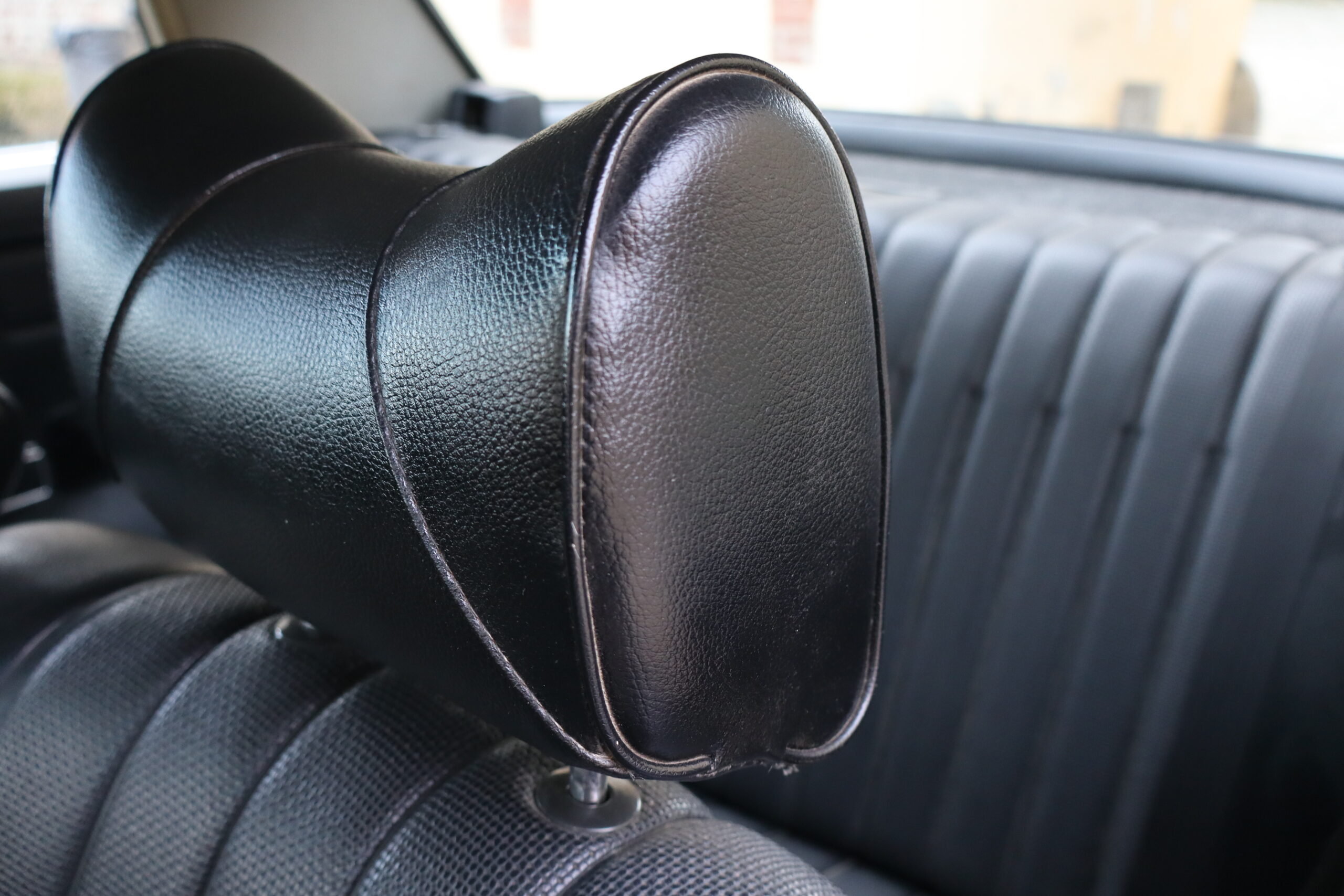 Mercedes 280 CE in condizioni spettacolari, libretto tagliandi ,Full Optional, introvabile cosi configurata! - immagine 31