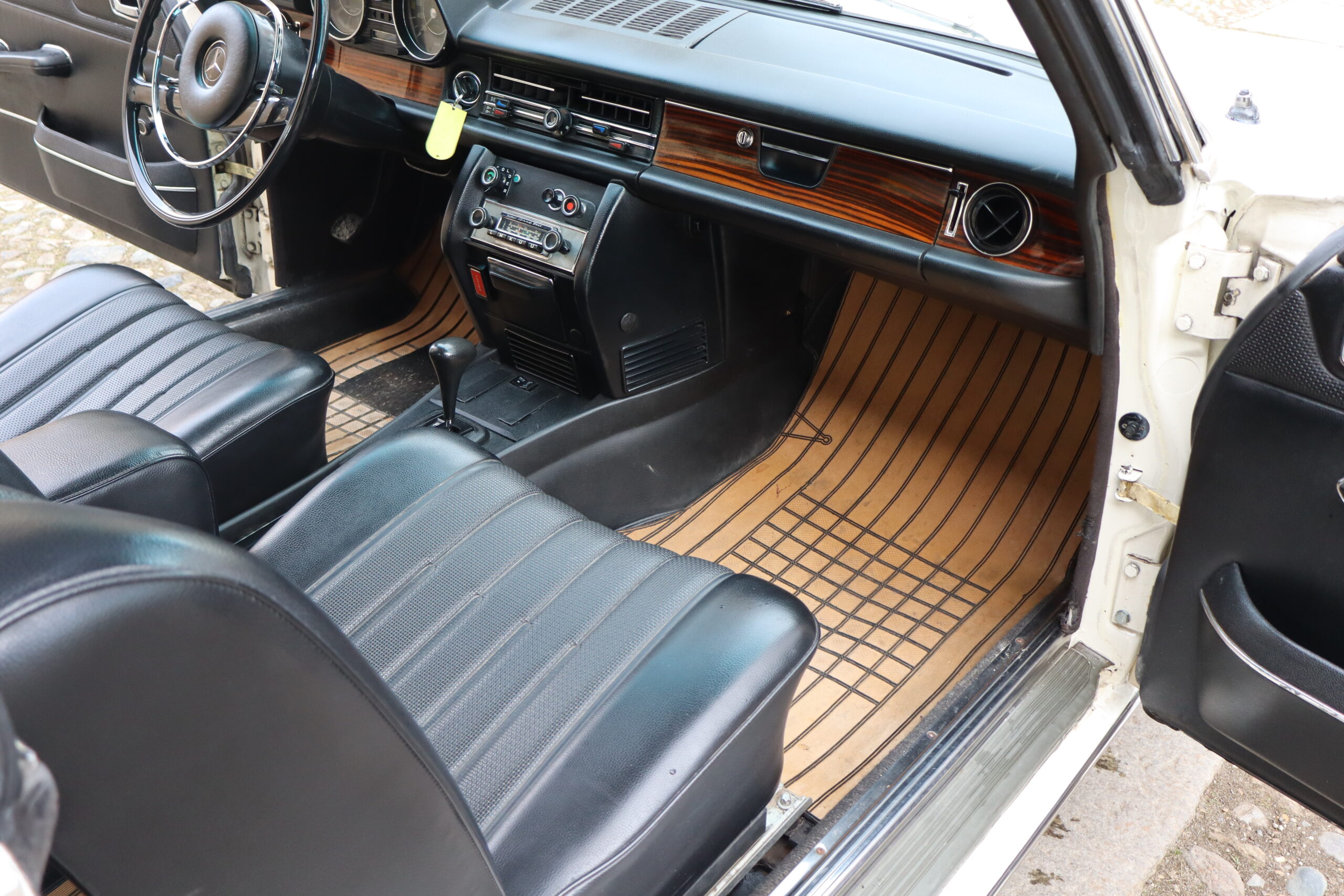 Mercedes 280 CE in condizioni spettacolari, libretto tagliandi ,Full Optional, introvabile cosi configurata! - immagine 33