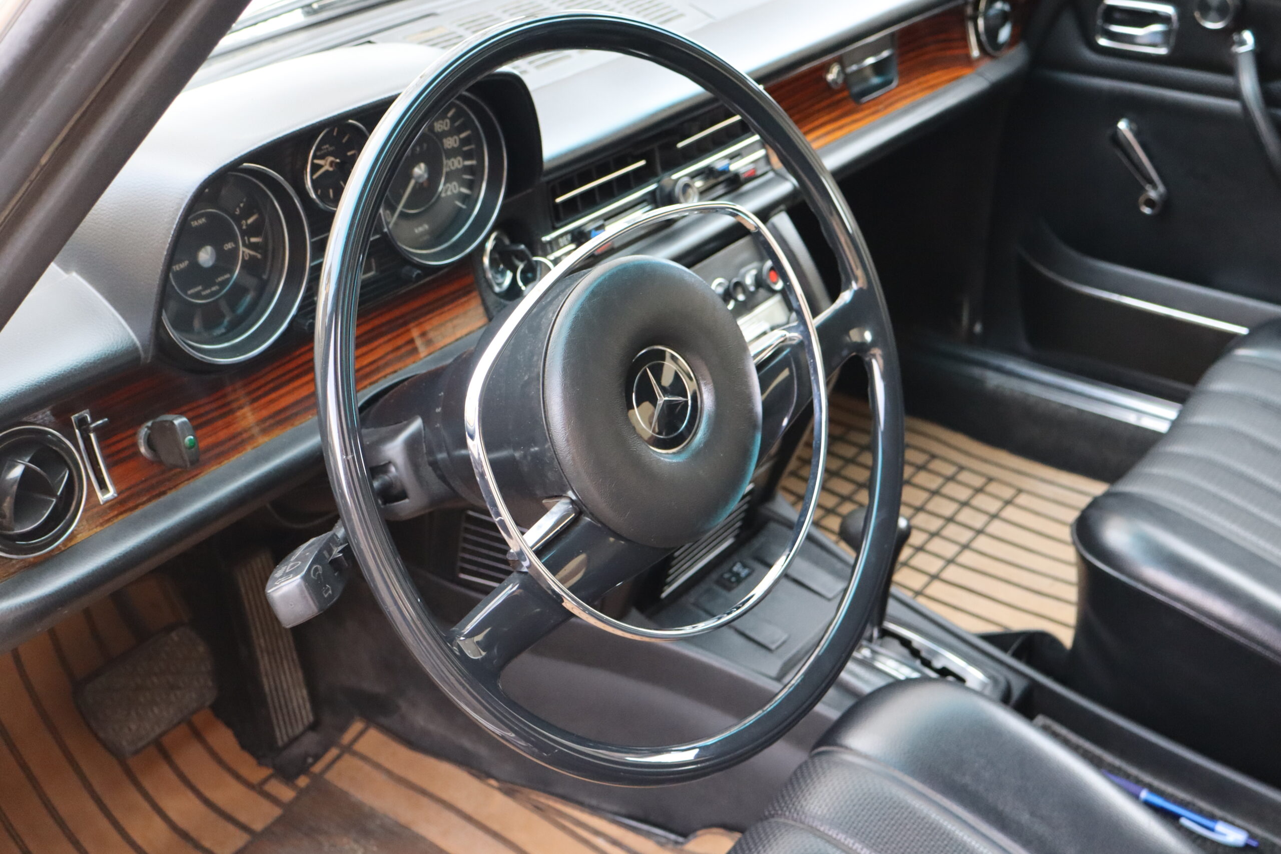 Mercedes 280 CE in condizioni spettacolari, libretto tagliandi ,Full Optional, introvabile cosi configurata! - immagine 39