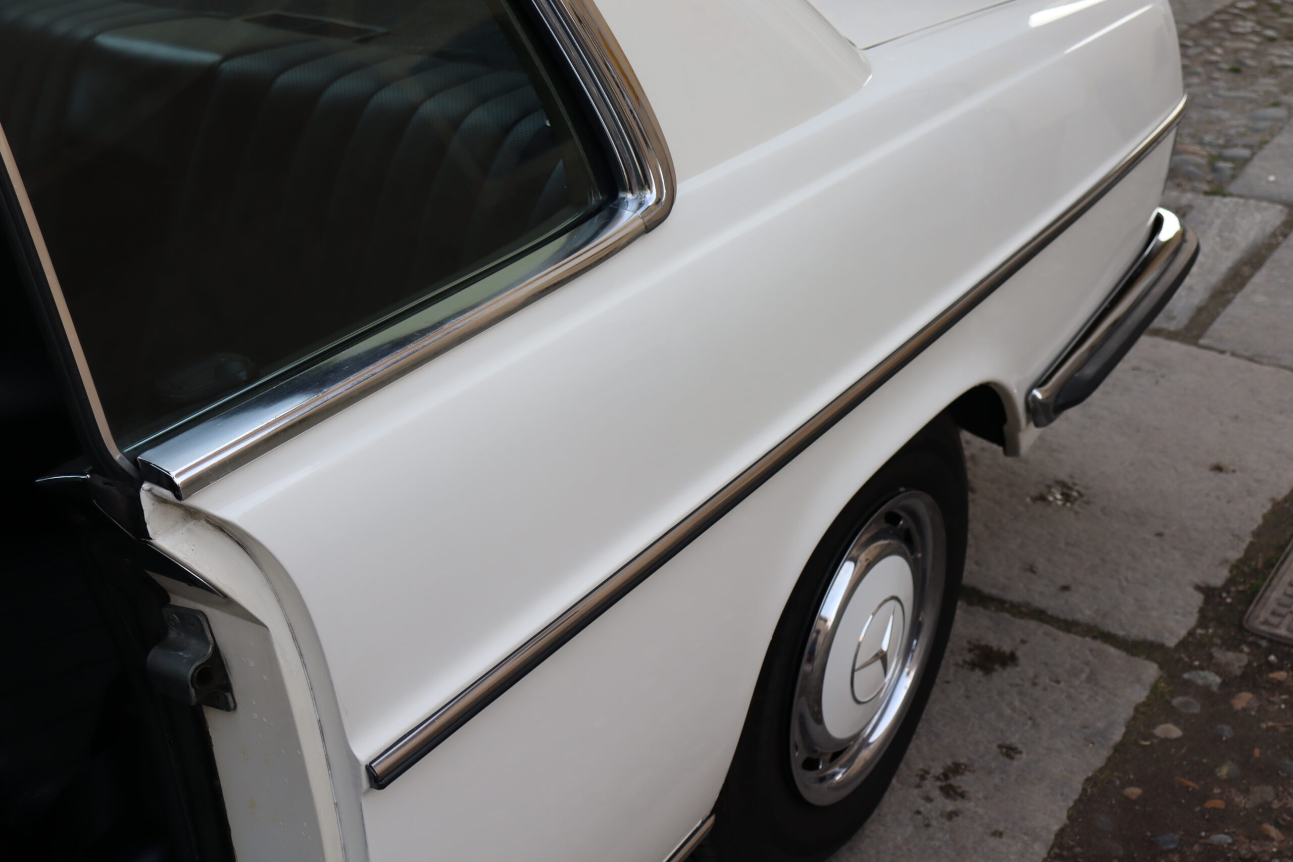 Mercedes 280 CE in condizioni spettacolari, libretto tagliandi ,Full Optional, introvabile cosi configurata! - immagine 52