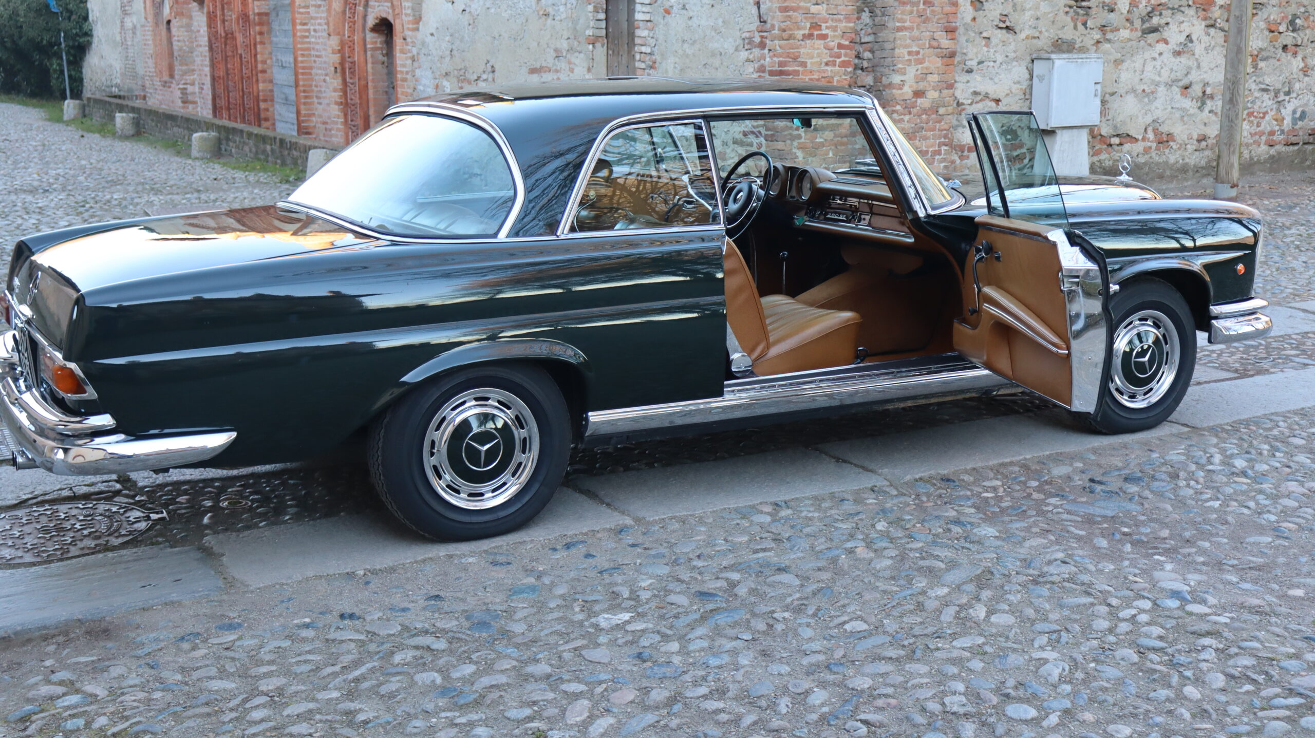 Mercedes 280 SE Coupé W111 1968 Unica!! Unico Proprietario!! Introvabile in pari condizioni! Targa oro ASI - immagine 34