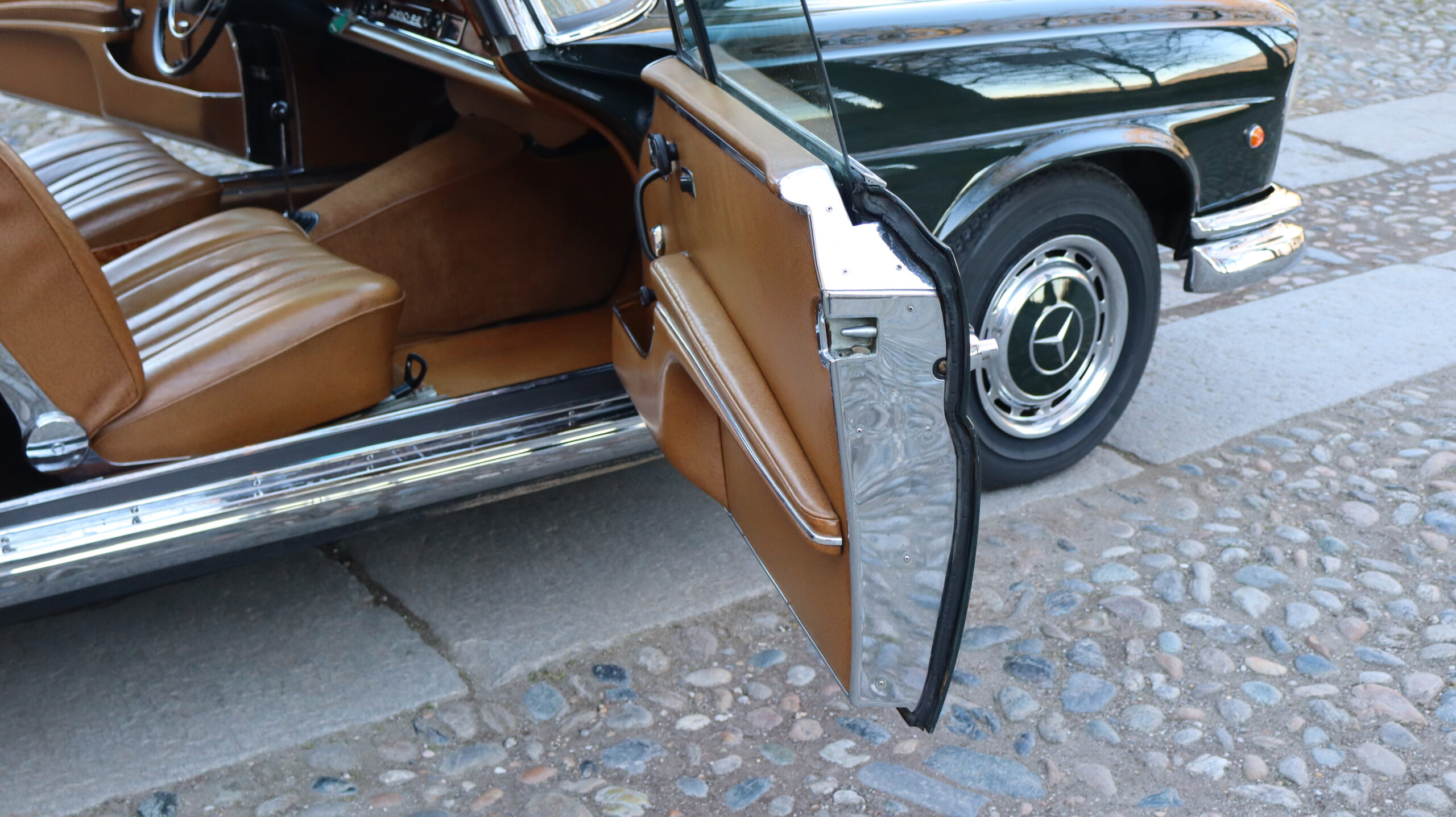 Mercedes 280 SE Coupé W111 1968 Unica!! Unico Proprietario!! Introvabile in pari condizioni! Targa oro ASI - immagine 35