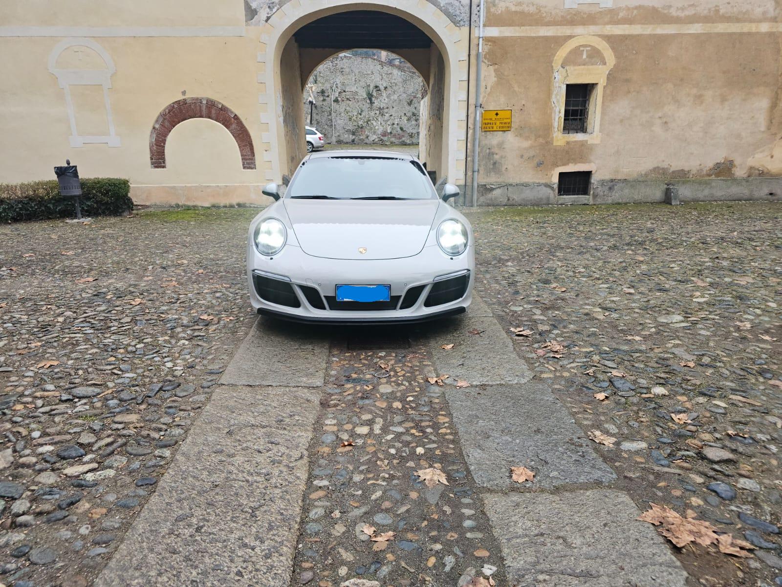 Porsche 911 Carrera 4 GTS anno 2018 - immagine 11