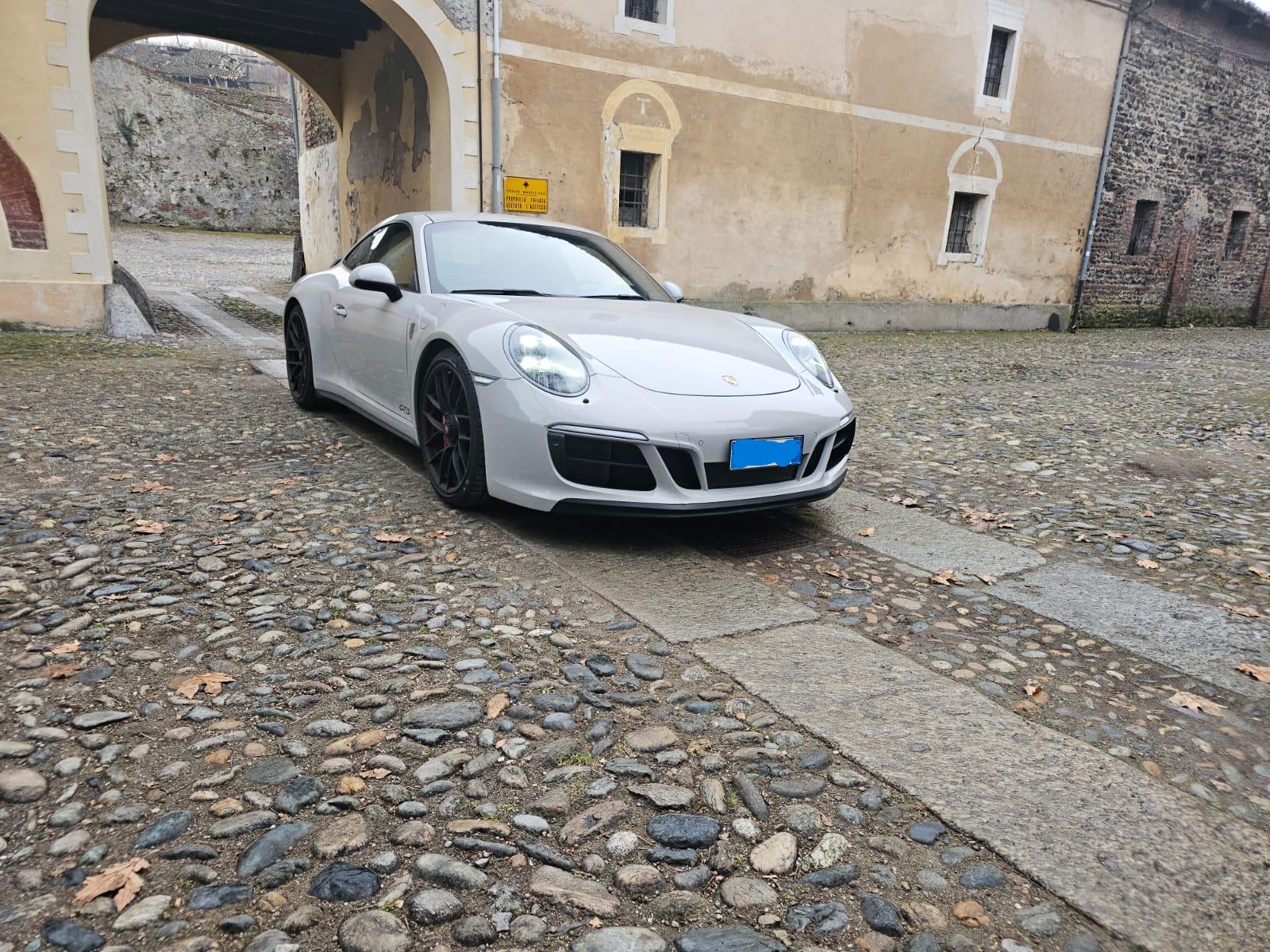 Porsche 911 Carrera 4 GTS anno 2018 - immagine 13
