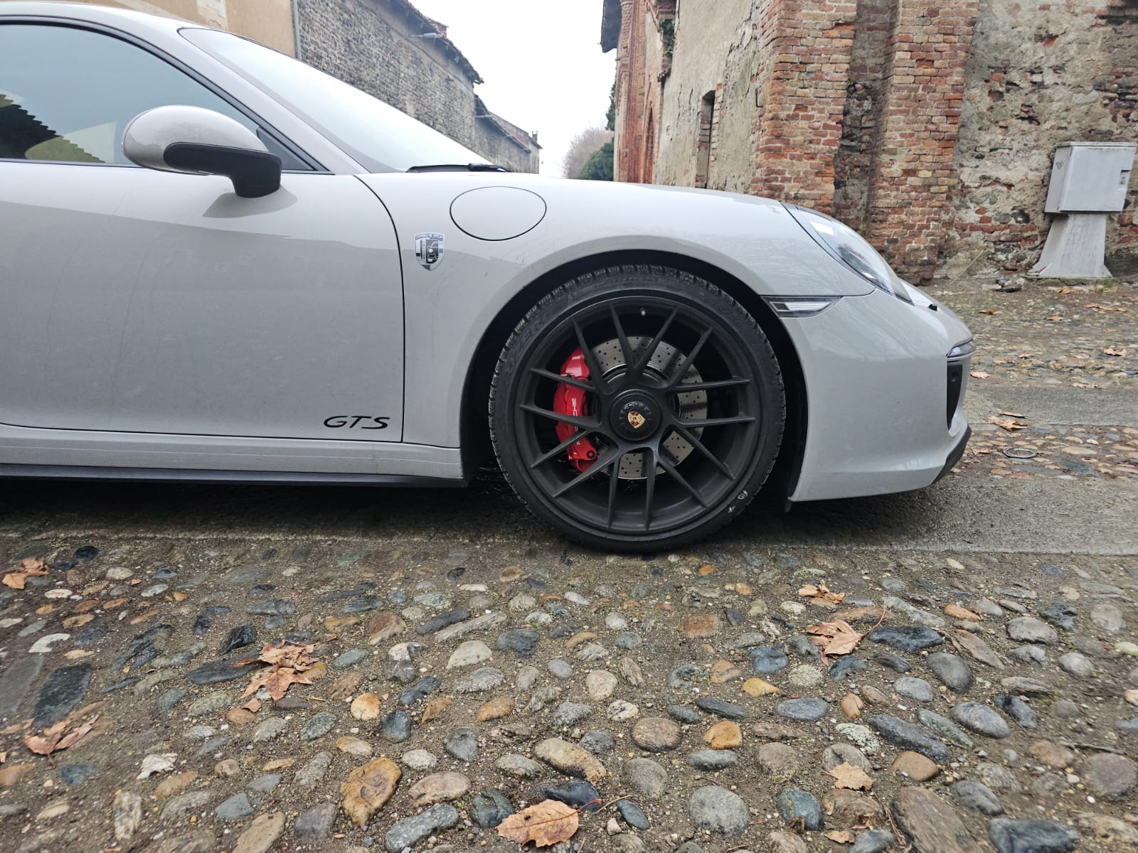 Porsche 911 Carrera 4 GTS anno 2018 - immagine 6